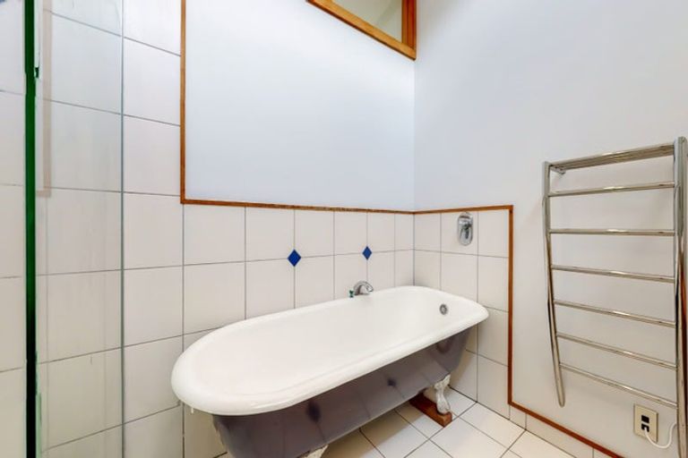 Photo of property in 233 Ohiro Road, Brooklyn, Wellington, 6021