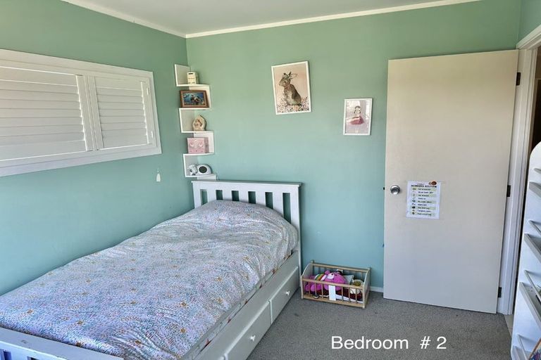 Photo of property in 81 Luckens Road, West Harbour, Auckland, 0618