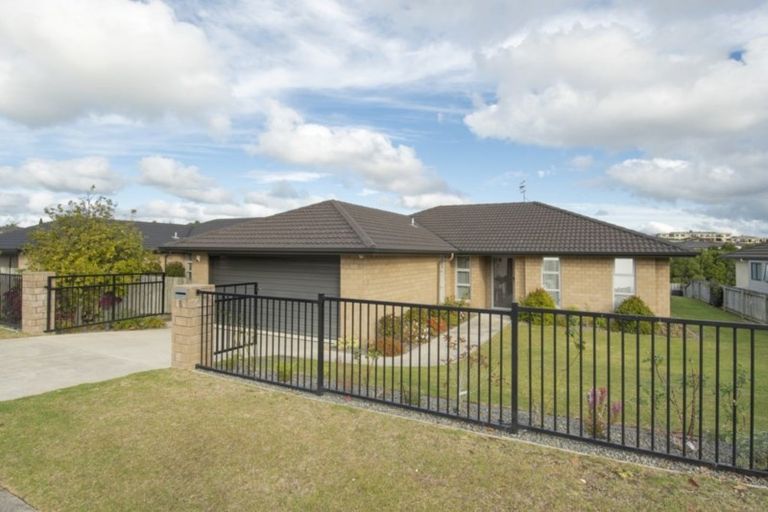 Photo of property in 6 Fairfax Crescent, Pyes Pa, Tauranga, 3112