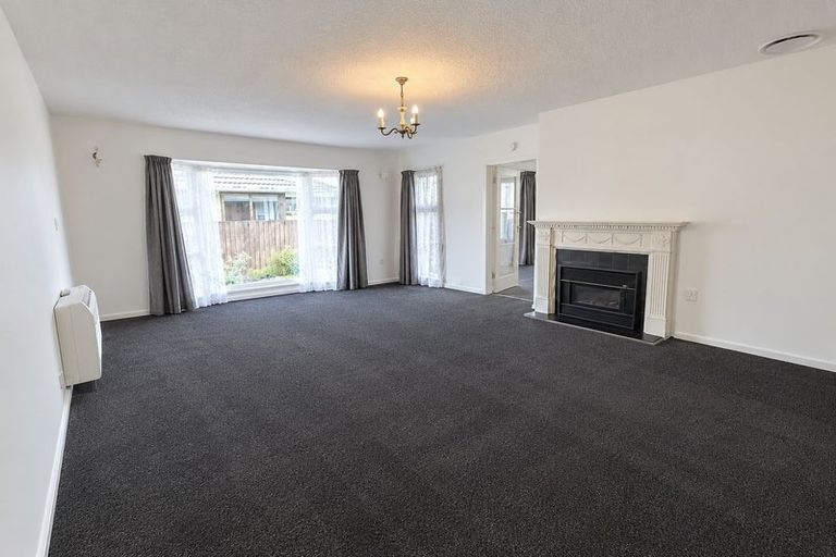 Photo of property in 63 Liverton Crescent, Bishopdale, Christchurch, 8053