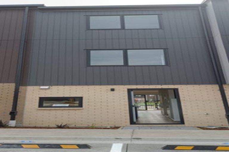 Photo of property in 37 Jabuka Street, Glen Eden, Auckland, 0602