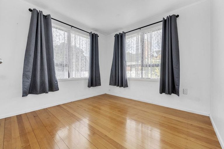 Photo of property in 11 Sunnyside Crescent, Papatoetoe, Auckland, 2025