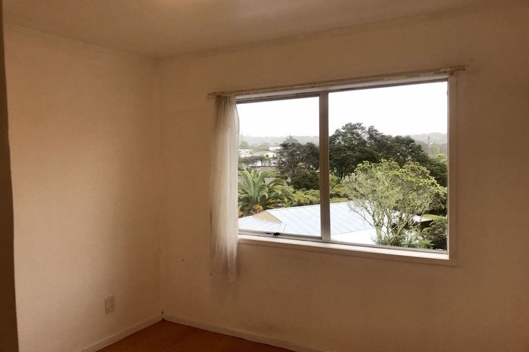 Photo of property in 1/95c Captain Scott Road, Glen Eden, Auckland, 0602