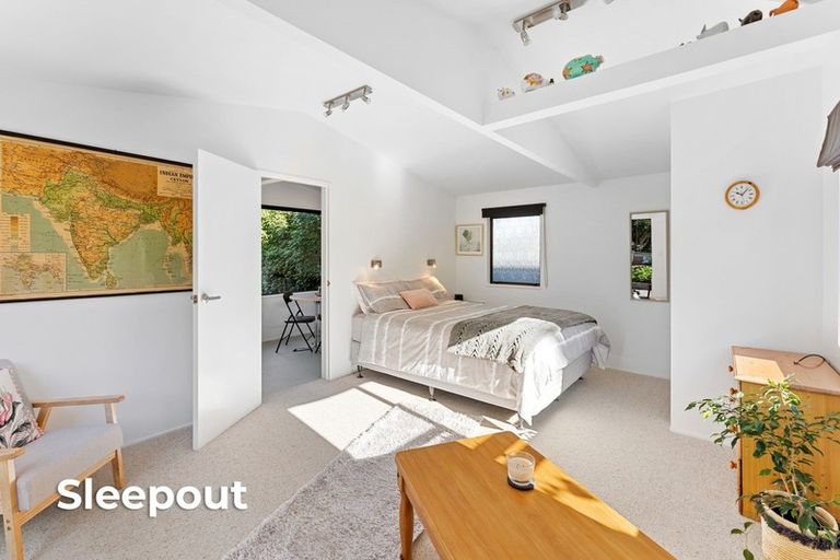 Photo of property in 15 Napier Grove, Waikanae Beach, Waikanae, 5036