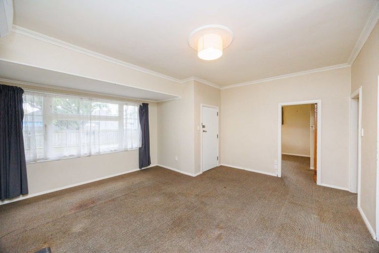 Photo of property in 5 Pahiatua Street, Hokowhitu, Palmerston North, 4410