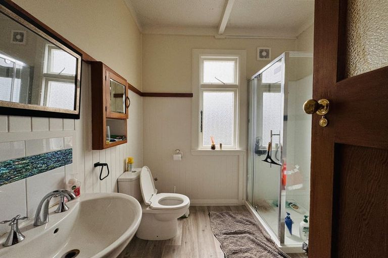 Photo of property in 64 Limbrick Street, Terrace End, Palmerston North, 4410