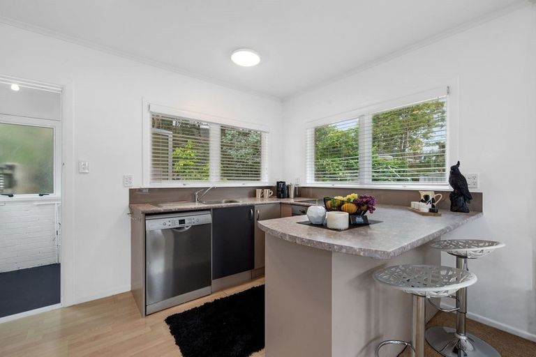 Photo of property in 4/32 Wicklow Road, Narrow Neck, Auckland, 0622