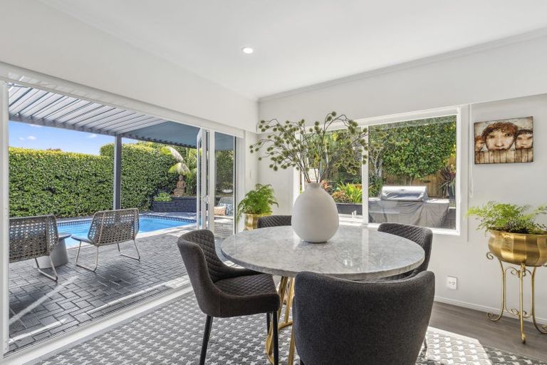 Photo of property in 9 Seymour Road, Mellons Bay, Auckland, 2014