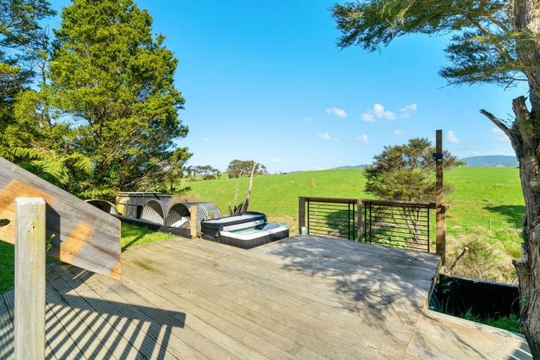 Photo of property in 74 Bays Road, Orere Point, Papakura, 2585