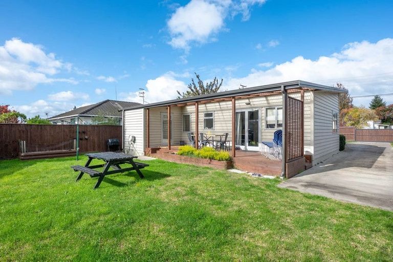 Photo of property in 15 Corlett Street, Utuhina, Rotorua, 3015