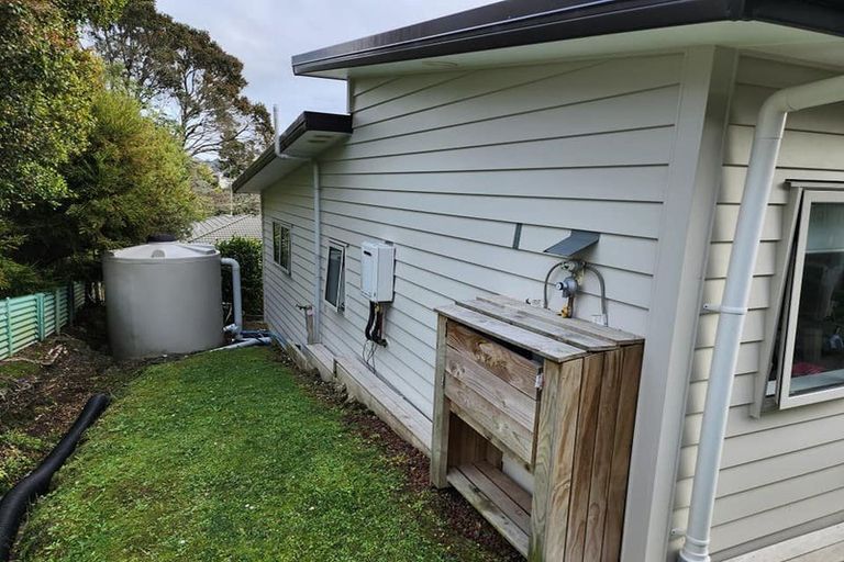 Photo of property in 24 Holt Avenue, Torbay, Auckland, 0630