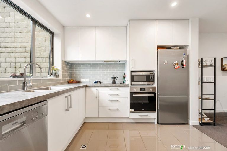 Photo of property in 10/24 Princess Terrace, Newtown, Wellington, 6021