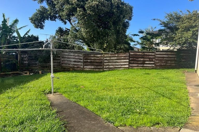 Photo of property in 9 La Perouse Street, Botany Downs, Auckland, 2010
