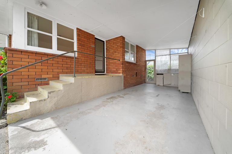 Photo of property in 2/62 Great South Road, Papatoetoe, Auckland, 2025