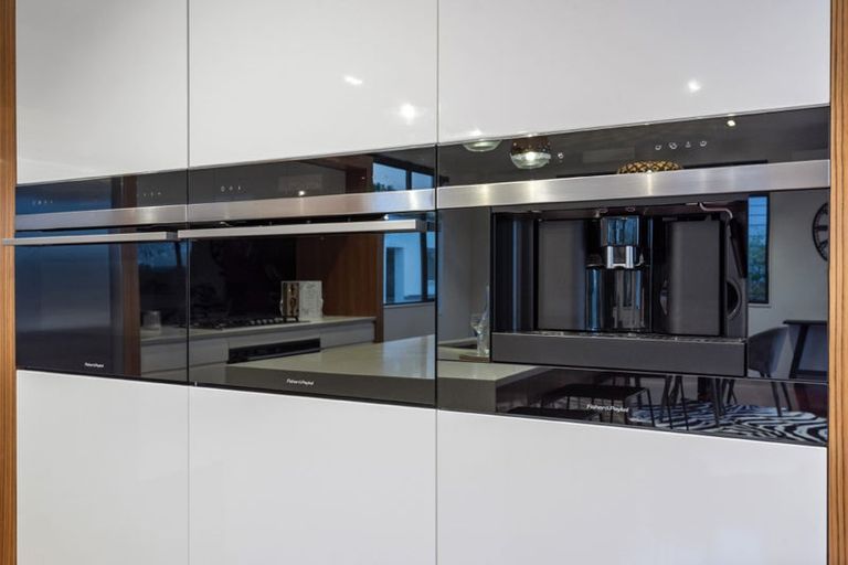 Photo of property in 17 Waitemata Road, Hauraki, Auckland, 0622