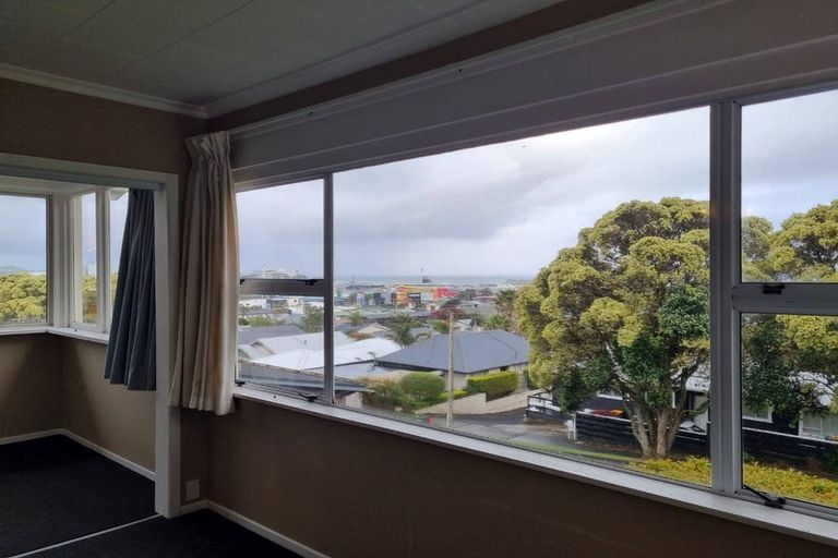 Photo of property in 130 Pendarves Street, New Plymouth, 4312