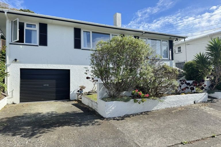 Photo of property in 12 Monowai Road, Johnsonville, Wellington, 6037
