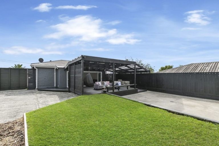 Photo of property in 142 Titirangi Road, New Lynn, Auckland, 0600