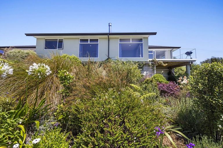 Photo of property in 3 Kapurau Lane, Merrilands, New Plymouth, 4312