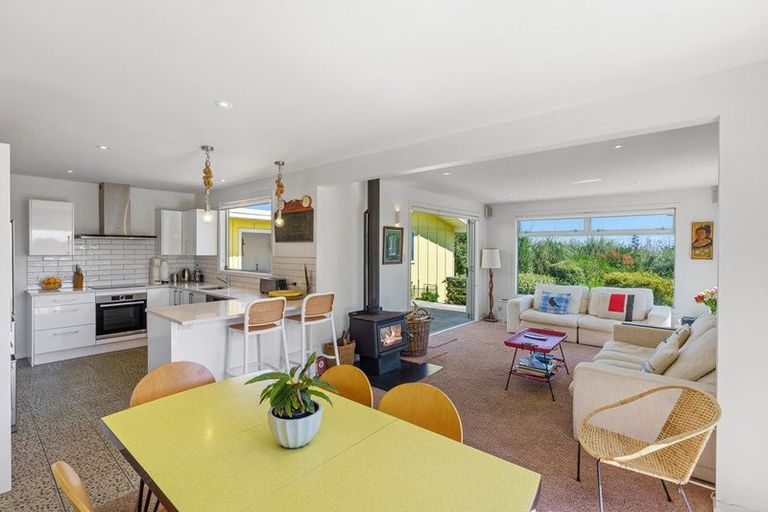 Photo of property in 1 Rodney Avenue, Te Horo Beach, Otaki, 5581