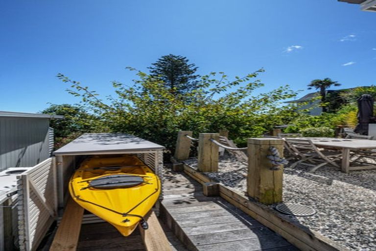 Photo of property in 23 Rangitoto View Road, Cockle Bay, Auckland, 2014