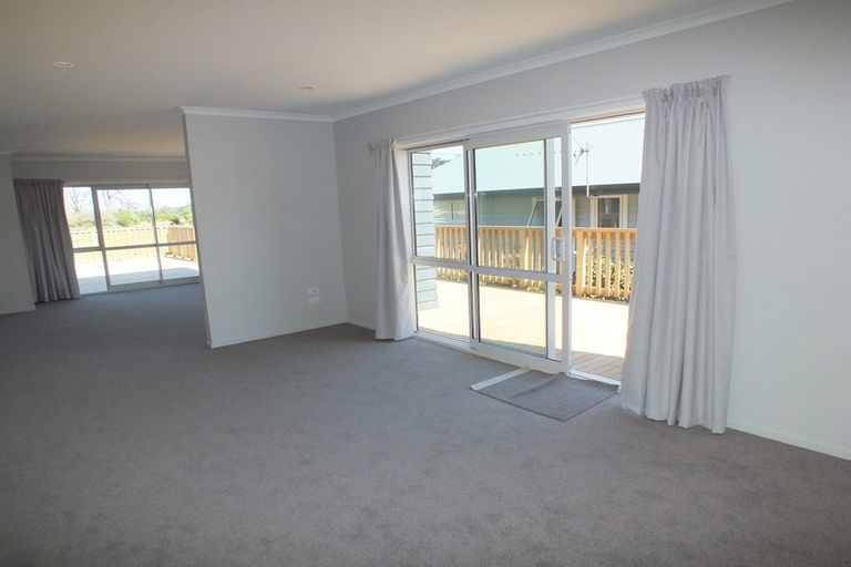 Photo of property in 387 Estuary Road, South New Brighton, Christchurch, 8062