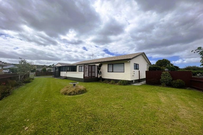 Photo of property in 10 Ruby Place, Orewa, 0931