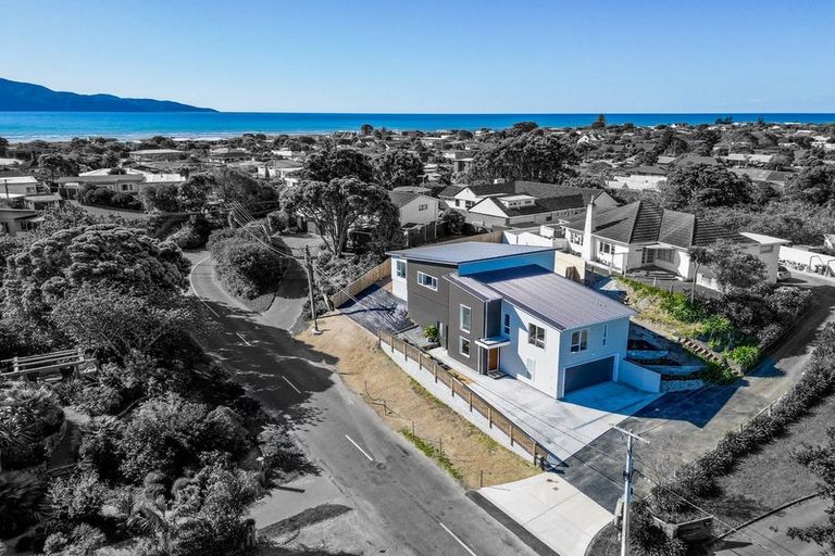 Photo of property in 29c Nathan Avenue, Paraparaumu Beach, Paraparaumu, 5032