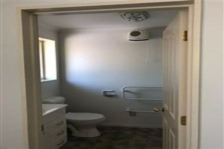 Photo of property in 10 Joe Burns Place, Wigram, Christchurch, 8042