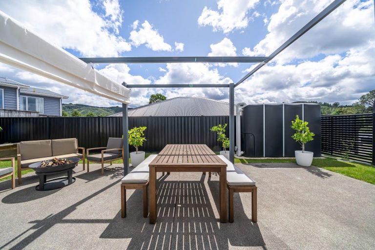 Photo of property in 11 Rewarewa Way, Timberlea, Upper Hutt, 5018