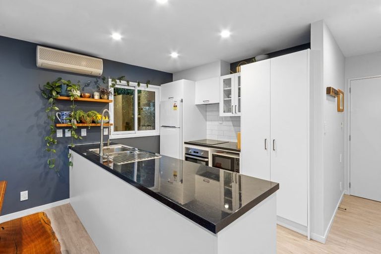 Photo of property in 87 Cannon Hill Crescent, Mount Pleasant, Christchurch, 8081