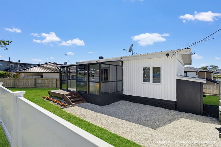 Photo of property in 21 Brixton Road, Manly, Whangaparaoa, 0930