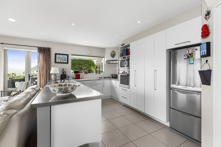 Photo of property in 13 Signallers Grove, Strathmore Park, Wellington, 6022