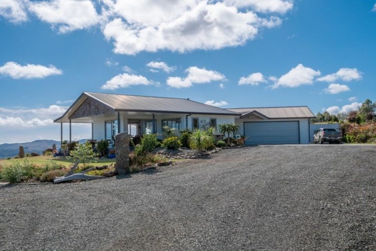 Photo of property in 601 Cable Bay Block Road, Cable Bay, 0420