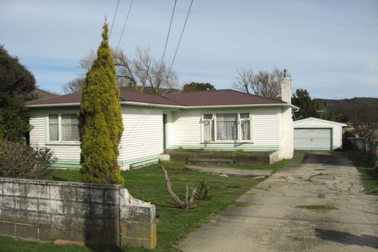 Photo of property in 25 Wise Street, Wainuiomata, Lower Hutt, 5014