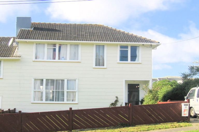 Photo of property in 4-6 York Place, Cannons Creek, Porirua, 5024