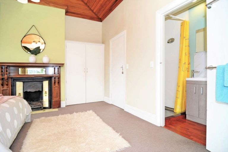 Photo of property in 11 Glenross Street, Glenross, Dunedin, 9011