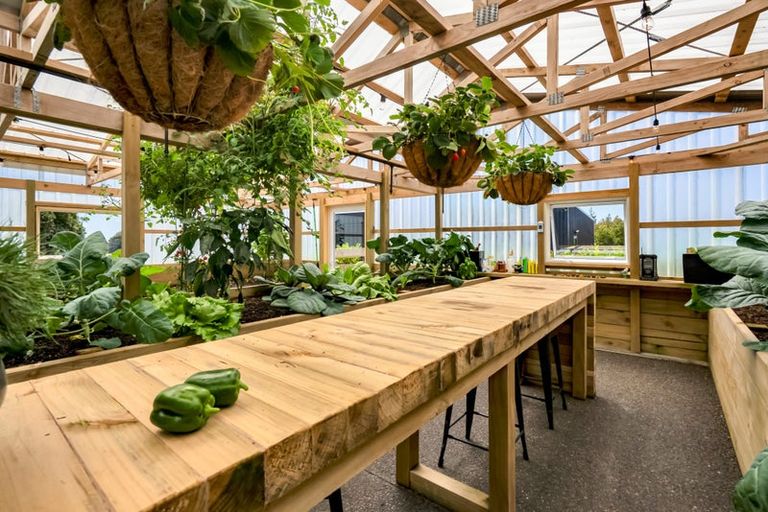 Photo of property in 90 Peters Road, Kaimiro, 4371