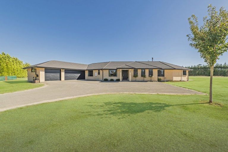 Photo of property in 35 Crozier Drive, Kirwee, Darfield, 7571