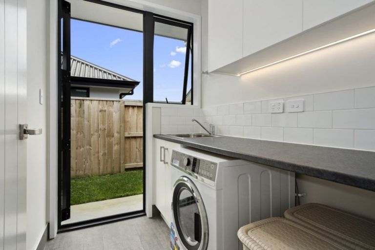 Photo of property in 51 Kahuparere Crescent, Pyes Pa, Tauranga, 3112