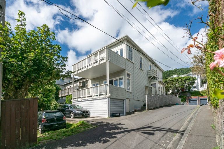 Photo of property in 16 Austin Street, Mount Victoria, Wellington, 6011