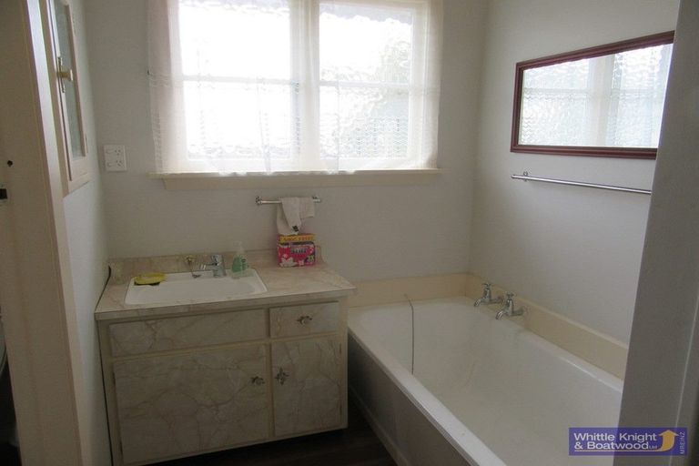 Photo of property in 4 Fairmile Place, Russley, Christchurch, 8042