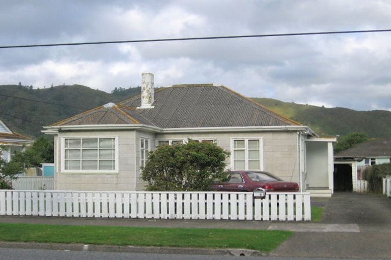 Photo of property in 6 Reynolds Street, Taita, Lower Hutt, 5011