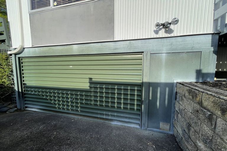 Photo of property in 33 Kurnell Drive, Botany Downs, Auckland, 2010