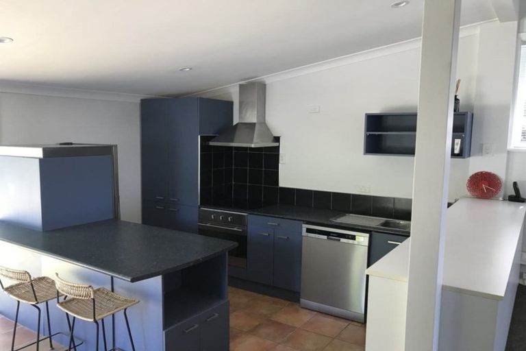 Photo of property in 26 Kiwi Crescent, Tawa, Wellington, 5028