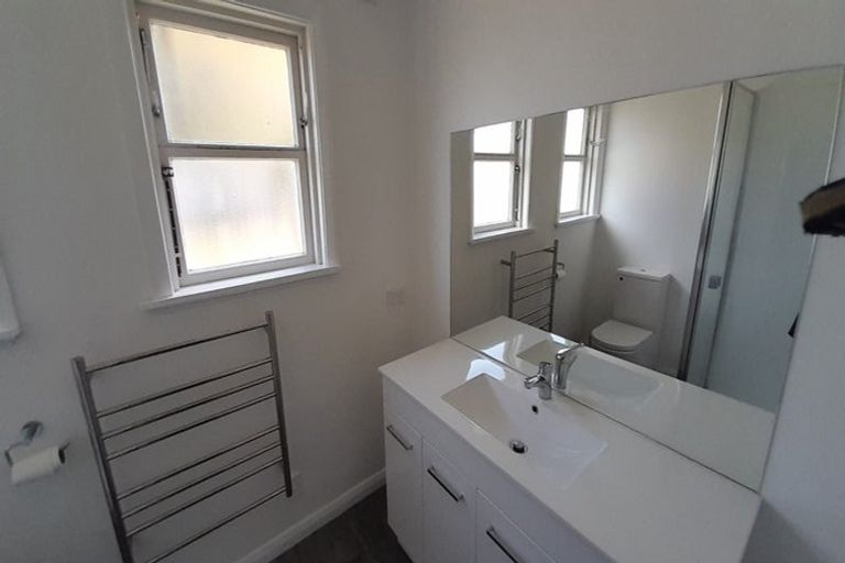 Photo of property in 16 Primrose Street, Northcote, Christchurch, 8052