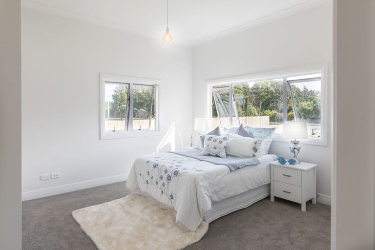 Photo of property in 23 Riverhead Road, Kumeu, 0810