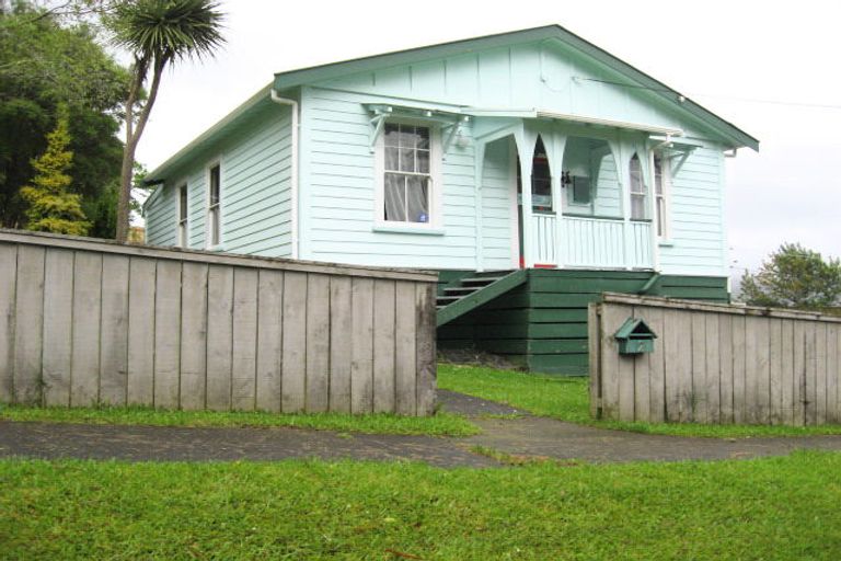 Photo of property in 2 Railway Terrace, Morningside, Whangarei, 0110