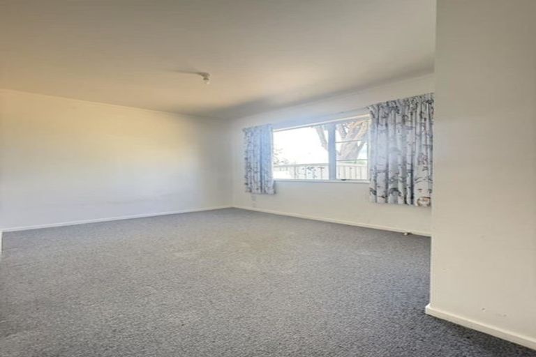 Photo of property in 12 Centreway Road, Orewa, 0931