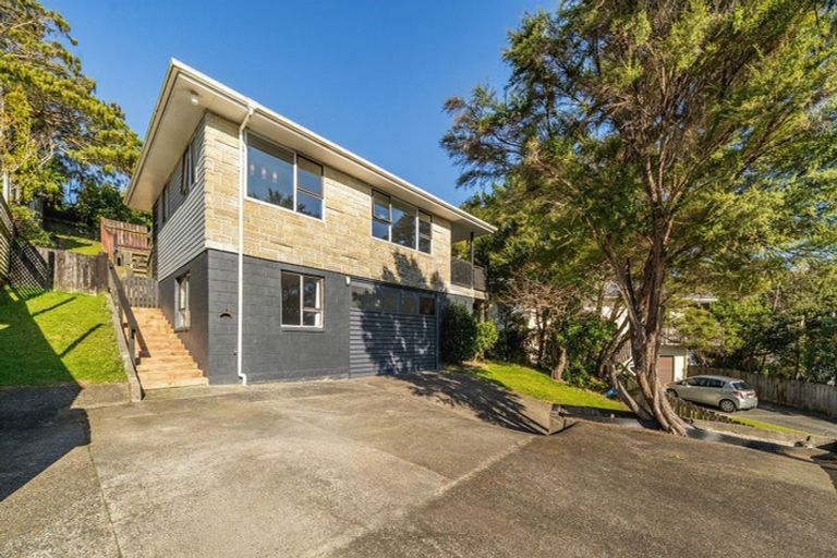 Photo of property in 110 Holborn Drive, Stokes Valley, Lower Hutt, 5019